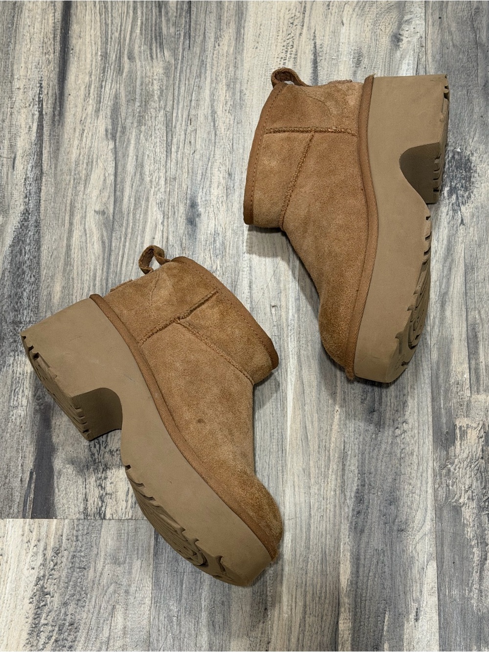 Ugg new heights platform ultra mini boots size 6 women’s chestnut